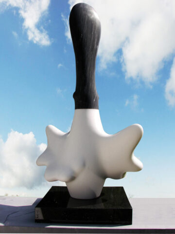 生命之舞 38×30×75(cm) 希臘白大理石、黑大理石 2009